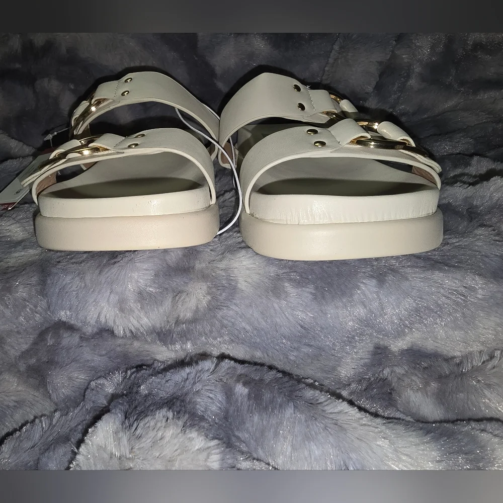 NWB DV Dolce Vita Women's Footbed Sandal Cream Size‎ 10